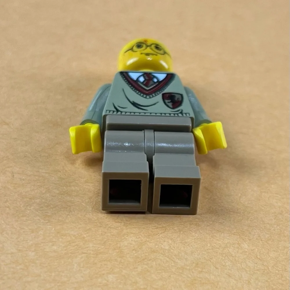 LEGO Minifigure Harry Potter HP036 Missing Cape/Hair FLAW 2
